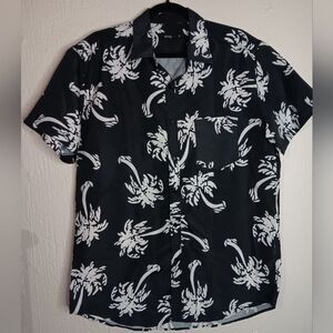 NWOT Nutexrol Hawaiian button down shirt